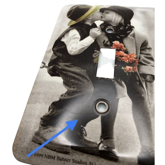 Romantic Retro Metal Light Switch Covee Plate Boy Girl Kissing Flowers VTG 1999 - Picture 2 of 3